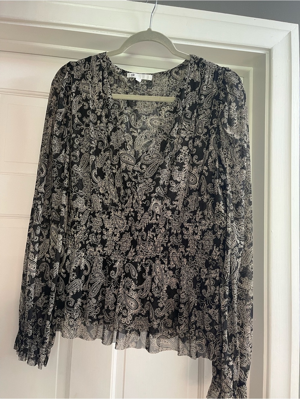 DR2 Black & White Paisley V-Neck Sheer Blouse